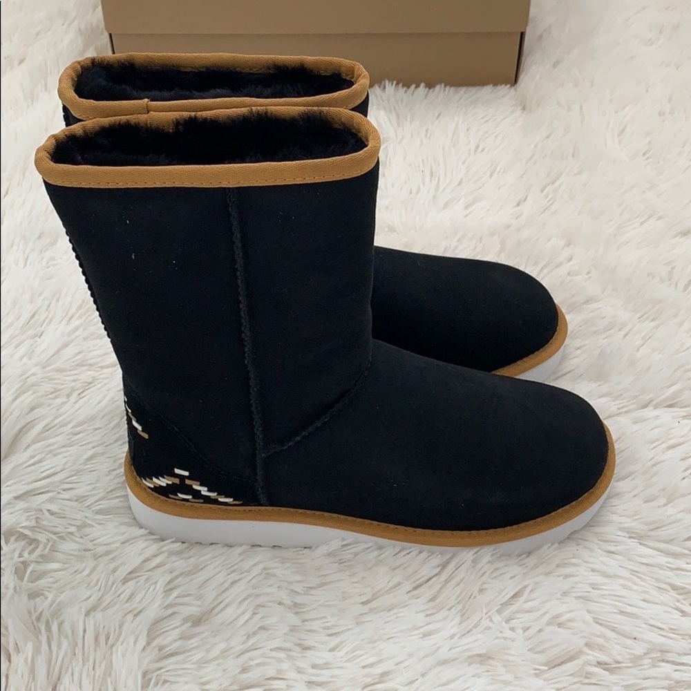 Ugg Classic Short Rustic Weave Black Boots
